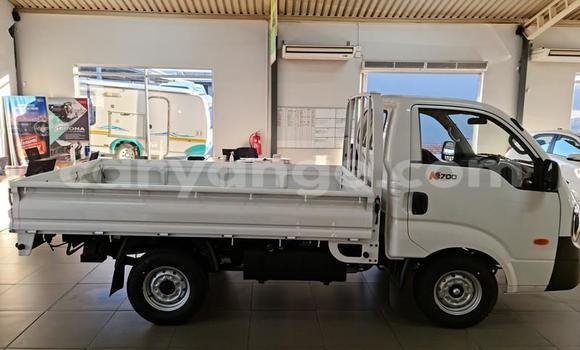 Buy Used Kia K7 White Car in Windhoek in Namibia Buy Used Kia K7 White Car in Windhoek in Namibia