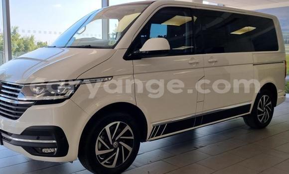 Buy Used Volkswagen Caravelle White Car in Windhoek in Namibia Buy Used Volkswagen Caravelle White Car in Windhoek in Namibia