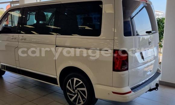 Buy Used Volkswagen Caravelle White Car in Windhoek in Namibia Buy Used Volkswagen Caravelle White Car in Windhoek in Namibia
