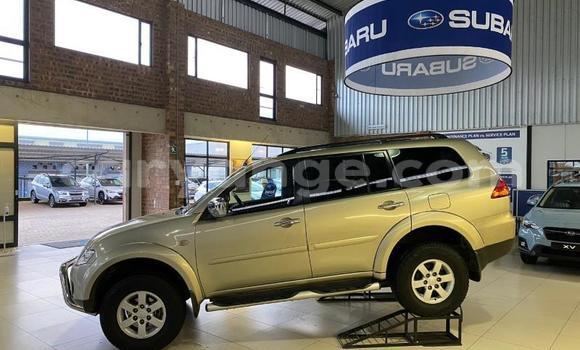 Acheter Occasion Voiture Mitsubishi Pajero Gris à Windhoek, Namibie Acheter Occasion Voiture Mitsubishi Pajero Gris à Windhoek, Namibie