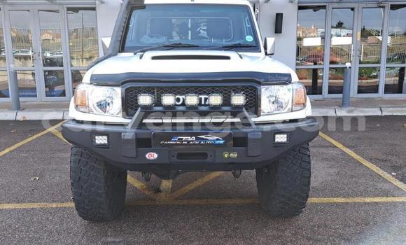 Acheter Occasion Voiture Toyota Land Cruiser Blanc à Windhoek, Namibie Acheter Occasion Voiture Toyota Land Cruiser Blanc à Windhoek, Namibie