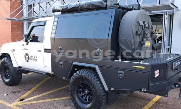 Acheter Occasion Voiture Toyota Land Cruiser Blanc à Windhoek, Namibie Acheter Occasion Voiture Toyota Land Cruiser Blanc à Windhoek, Namibie