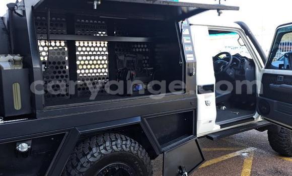 Acheter Occasion Voiture Toyota Land Cruiser Blanc à Windhoek, Namibie Acheter Occasion Voiture Toyota Land Cruiser Blanc à Windhoek, Namibie