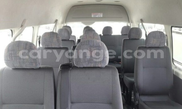 Acheter Occasion Voiture Toyota Hi Ace Blanc à Windhoek, Namibie Acheter Occasion Voiture Toyota Hi Ace Blanc à Windhoek, Namibie