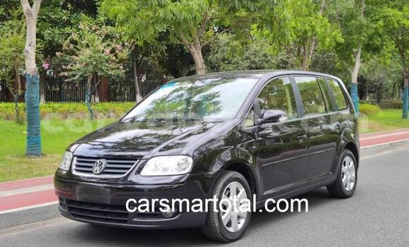 Buy Used Volkswagen Touran Silver Car in Windhoek in Namibia