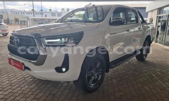 Buy Used Toyota Hilux White Car in Karasburg in Karas