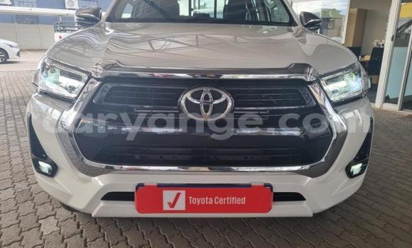 Buy Used Toyota Hilux White Car in Karasburg in Karas Buy Used Toyota Hilux White Car in Karasburg in Karas
