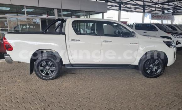Buy Used Toyota Hilux White Car in Karasburg in Karas Buy Used Toyota Hilux White Car in Karasburg in Karas