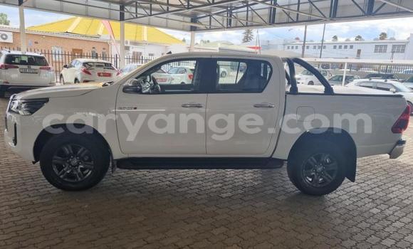 Buy Used Toyota Hilux White Car in Karasburg in Karas Buy Used Toyota Hilux White Car in Karasburg in Karas