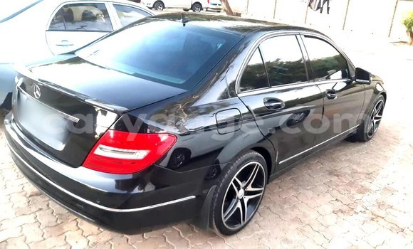 Acheter Occasion Voiture Mercedes-Benz C–Class Noir à Windhoek, Namibie Acheter Occasion Voiture Mercedes-Benz C–Class Noir à Windhoek, Namibie