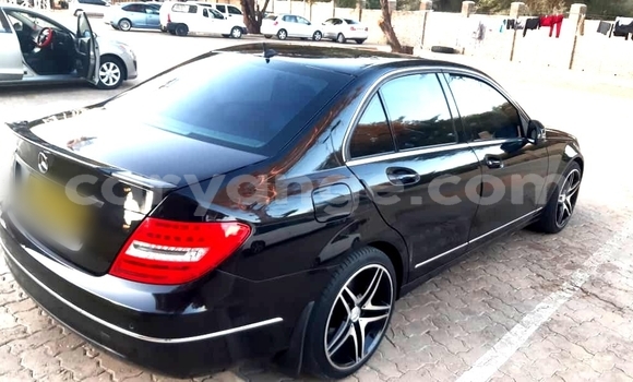 Acheter Occasion Voiture Mercedes-Benz C–Class Noir à Windhoek, Namibie Acheter Occasion Voiture Mercedes-Benz C–Class Noir à Windhoek, Namibie