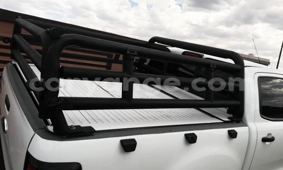 Acheter Occasion Voiture FORD MUSTANG Blanc à Windhoek, Namibie Acheter Occasion Voiture FORD MUSTANG Blanc à Windhoek, Namibie