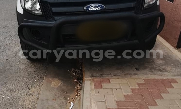 Acheter Occasion Voiture FORD MUSTANG Blanc à Windhoek, Namibie Acheter Occasion Voiture FORD MUSTANG Blanc à Windhoek, Namibie