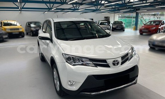 Buy Used Toyota RAV4 White Car in Henties Bay in Erongo Buy Used Toyota RAV4 White Car in Henties Bay in Erongo