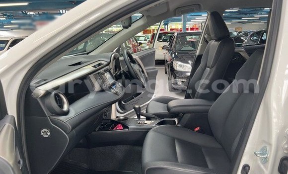 Buy Used Toyota RAV4 White Car in Henties Bay in Erongo Buy Used Toyota RAV4 White Car in Henties Bay in Erongo