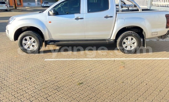 Acheter Occasion Voiture Isuzu KB Gris à Windhoek, Namibie