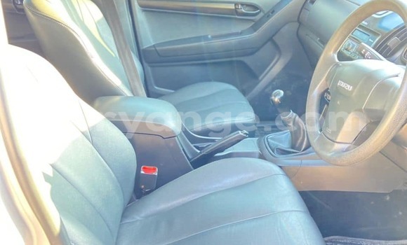 Acheter Occasion Voiture Isuzu KB Gris à Windhoek, Namibie Acheter Occasion Voiture Isuzu KB Gris à Windhoek, Namibie