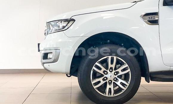 Buy Used Ford Everest White Car in Windhoek in Namibia Buy Used Ford Everest White Car in Windhoek in Namibia