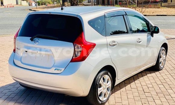 Acheter Occasion Voiture Nissan Note Gris à Windhoek, Namibie Acheter Occasion Voiture Nissan Note Gris à Windhoek, Namibie
