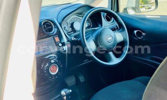 Acheter Occasion Voiture Nissan Note Gris à Windhoek, Namibie Acheter Occasion Voiture Nissan Note Gris à Windhoek, Namibie