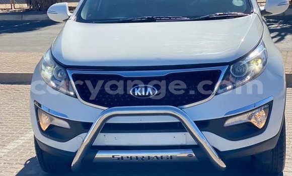 Buy Used Kia Sportage White Car in Windhoek in Namibia