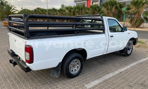 Acheter Occasion Voiture Nissan NP 300 Blanc à Windhoek, Namibie Acheter Occasion Voiture Nissan NP 300 Blanc à Windhoek, Namibie