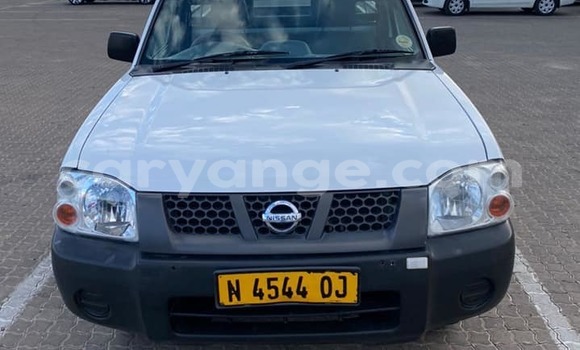 Acheter Occasion Voiture Nissan NP 300 Blanc à Windhoek, Namibie Acheter Occasion Voiture Nissan NP 300 Blanc à Windhoek, Namibie