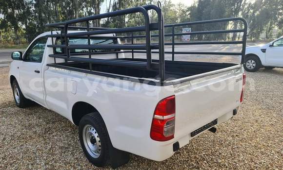 Acheter Occasion Voiture Toyota Hilux Blanc à Swakopmund, Namibie Acheter Occasion Voiture Toyota Hilux Blanc à Swakopmund, Namibie