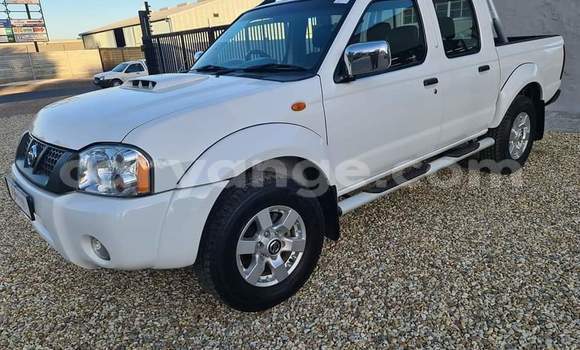 Buy Used Nissan NP 300 White Car in Bethanien in Karas