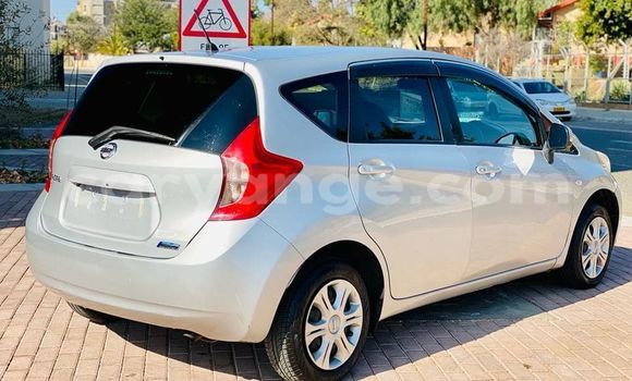 Acheter Occasion Voiture Nissan Note Gris à Windhoek, Namibie Acheter Occasion Voiture Nissan Note Gris à Windhoek, Namibie