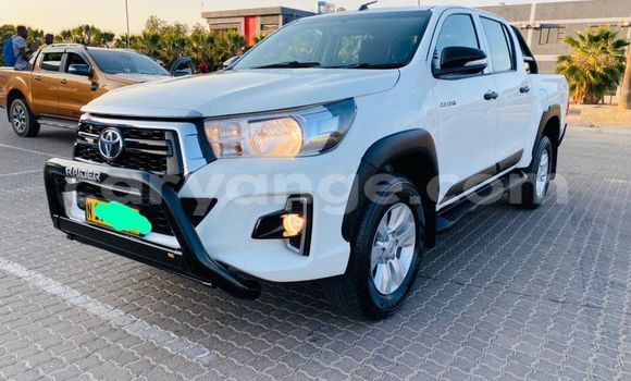 Acheter Occasion Voiture Toyota Hilux Blanc à Windhoek, Namibie Acheter Occasion Voiture Toyota Hilux Blanc à Windhoek, Namibie
