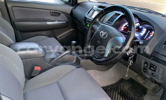 Acheter Occasion Voiture Toyota Hilux Gris à Windhoek, Namibie Acheter Occasion Voiture Toyota Hilux Gris à Windhoek, Namibie