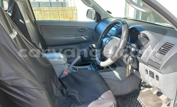 Buy Used Toyota Hilux White Car in Walvis Bay in Namibia Buy Used Toyota Hilux White Car in Walvis Bay in Namibia