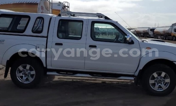 Buy Used Nissan NP 300 White Car in Walvis Bay in Namibia Buy Used Nissan NP 300 White Car in Walvis Bay in Namibia