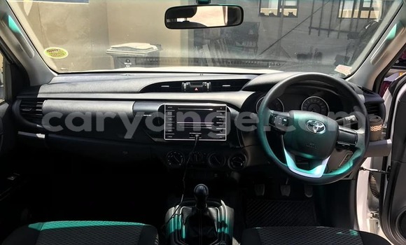 Buy Used Toyota Hilux White Car in Walvis Bay in Namibia Buy Used Toyota Hilux White Car in Walvis Bay in Namibia