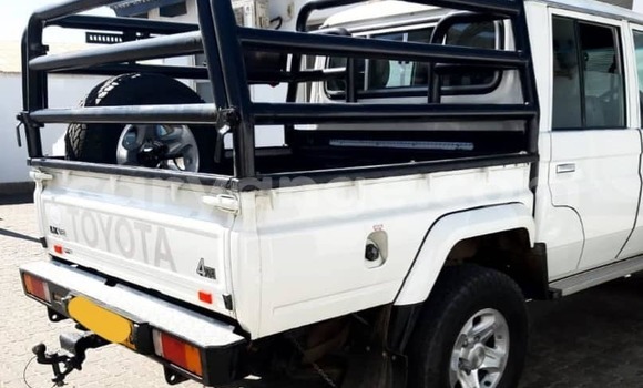 Buy Used Toyota Land Cruiser White Car in Walvis Bay in Namibia Buy Used Toyota Land Cruiser White Car in Walvis Bay in Namibia