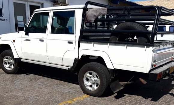 Buy Used Toyota Land Cruiser White Car in Walvis Bay in Namibia Buy Used Toyota Land Cruiser White Car in Walvis Bay in Namibia
