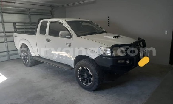 Buy Used Toyota Hilux White Car in Walvis Bay in Namibia
