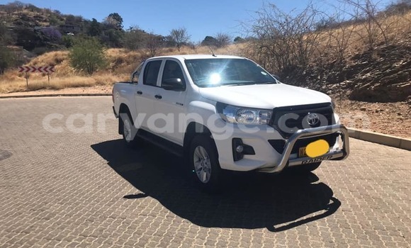 Buy Used Toyota Hilux White Car in Walvis Bay in Namibia