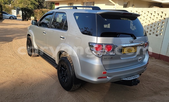 Acheter Occasion Voiture Toyota Fortuner Gris à Otjiwarongo, Namibie Acheter Occasion Voiture Toyota Fortuner Gris à Otjiwarongo, Namibie