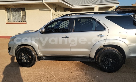Acheter Occasion Voiture Toyota Fortuner Gris à Otjiwarongo, Namibie Acheter Occasion Voiture Toyota Fortuner Gris à Otjiwarongo, Namibie