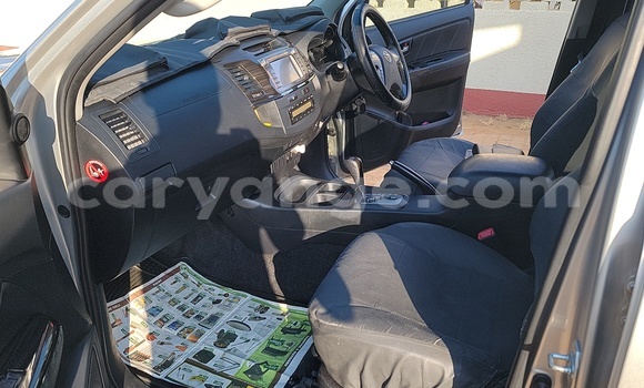 Acheter Occasion Voiture Toyota Fortuner Gris à Otjiwarongo, Namibie Acheter Occasion Voiture Toyota Fortuner Gris à Otjiwarongo, Namibie