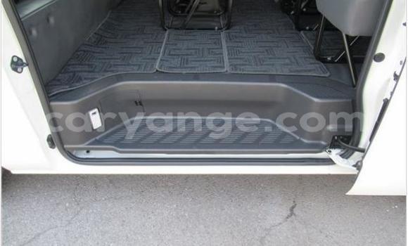 Acheter Occasion Voiture Toyota Hi Ace Blanc à Rundu, Namibie Acheter Occasion Voiture Toyota Hi Ace Blanc à Rundu, Namibie