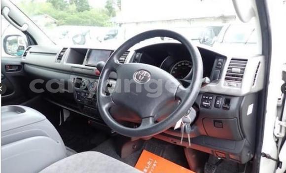 Buy Used Toyota Hi Ace White Car in Gobabis in Omaheke Buy Used Toyota Hi Ace White Car in Gobabis in Omaheke