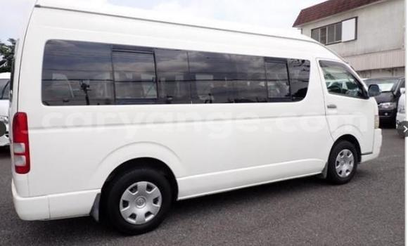 Buy Used Toyota Hi Ace White Car in Gobabis in Omaheke Buy Used Toyota Hi Ace White Car in Gobabis in Omaheke