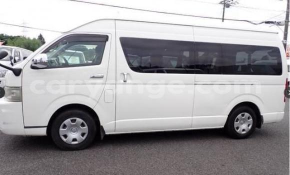 Buy Used Toyota Hi Ace White Car in Gobabis in Omaheke Buy Used Toyota Hi Ace White Car in Gobabis in Omaheke