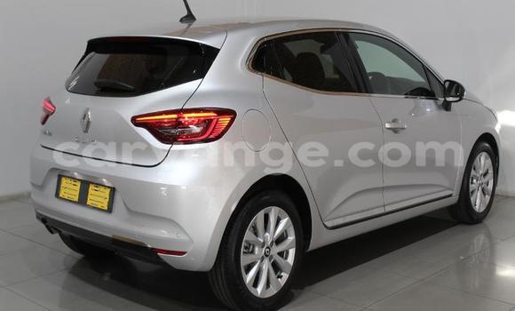 Buy Used Renault Clio Silver Car in Windhoek in Namibia Buy Used Renault Clio Silver Car in Windhoek in Namibia