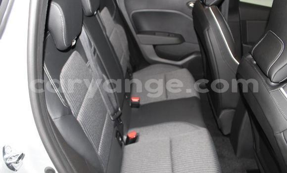 Buy Used Renault Clio Silver Car in Windhoek in Namibia Buy Used Renault Clio Silver Car in Windhoek in Namibia