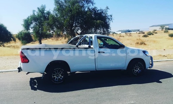 Acheter Occasion Voiture Toyota Hilux Blanc à Windhoek, Namibie Acheter Occasion Voiture Toyota Hilux Blanc à Windhoek, Namibie