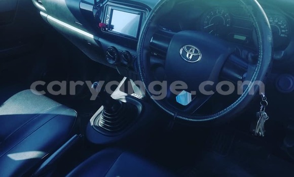 Acheter Occasion Voiture Toyota Hilux Blanc à Windhoek, Namibie Acheter Occasion Voiture Toyota Hilux Blanc à Windhoek, Namibie